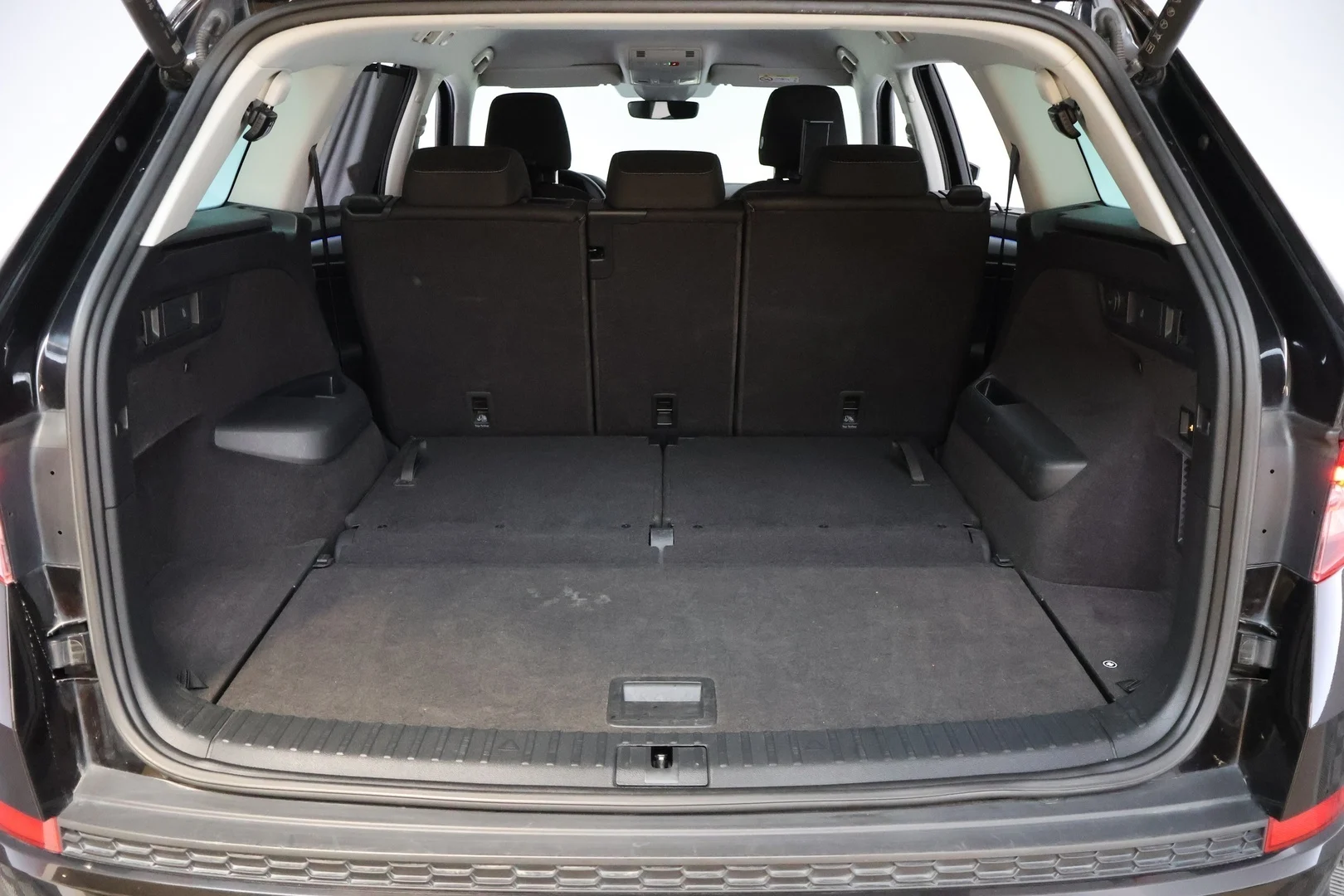 Car Image - 1ZaSqqLj9dmPGvbG4FlckW