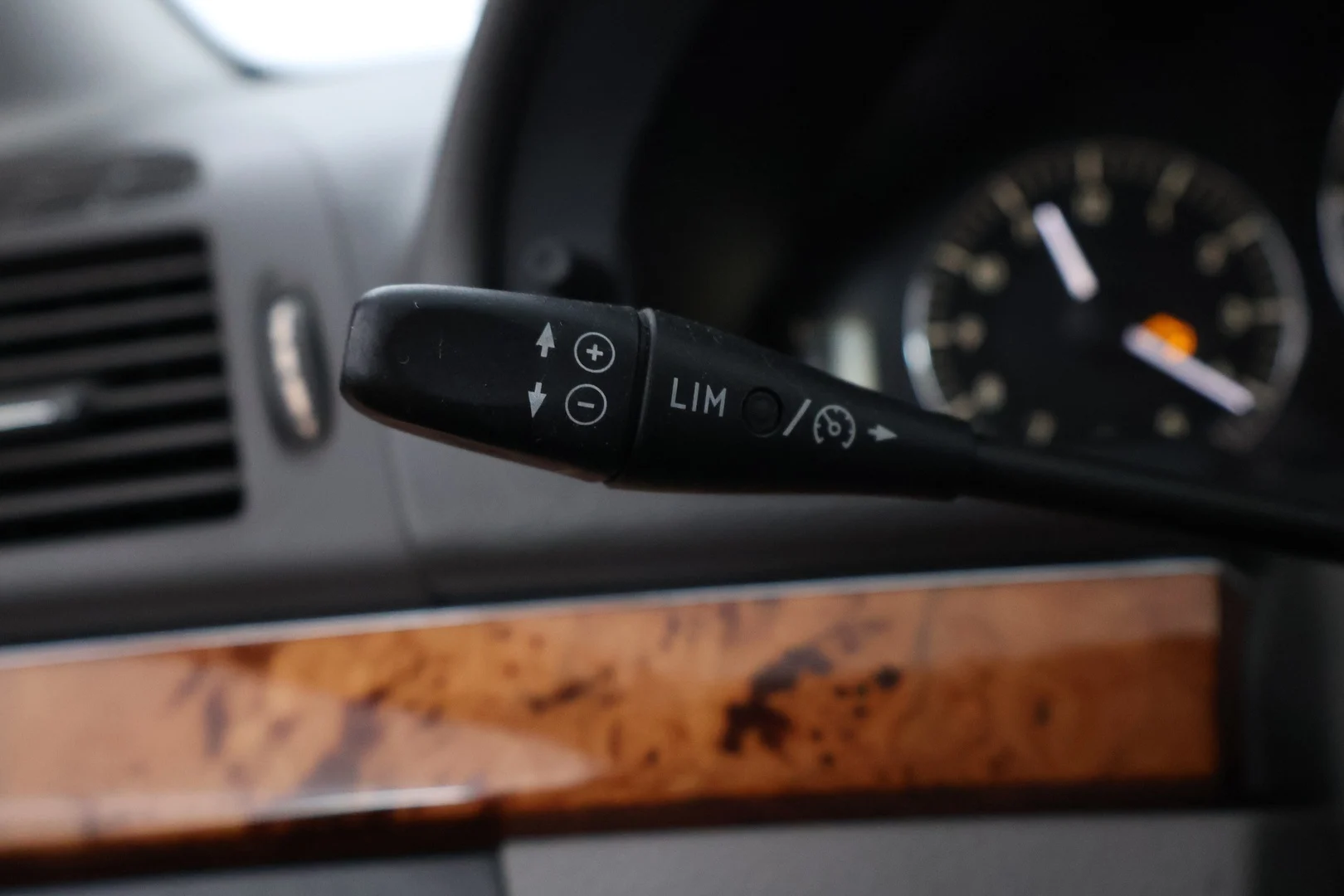 Car Image - 6ZTT6AZzS34MgLBND4vTwQ