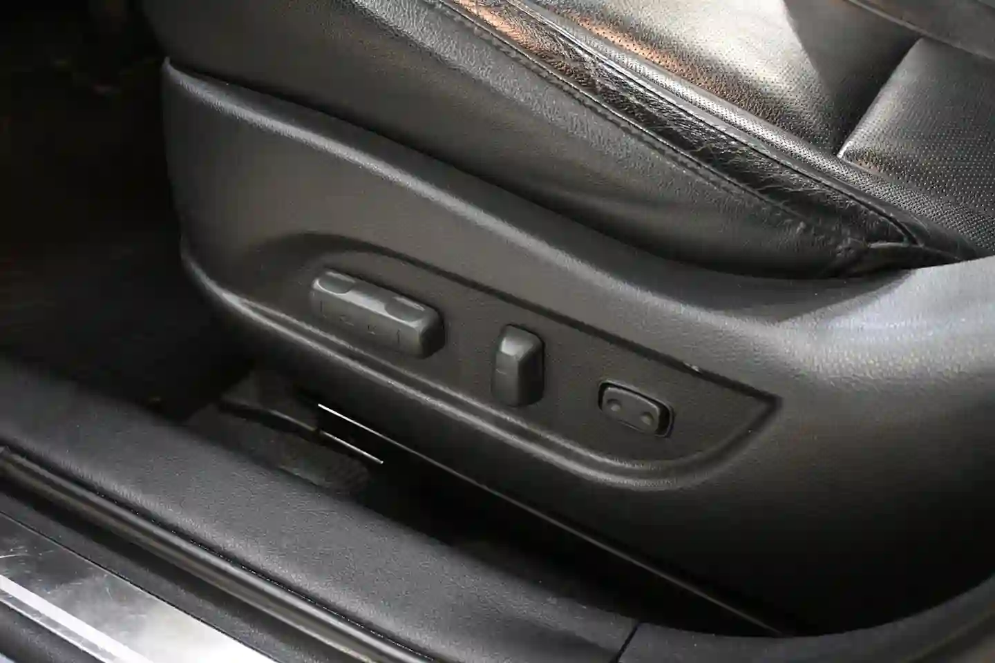 Car Image - 67lDgxFYsF8c4OdE6o2lP5