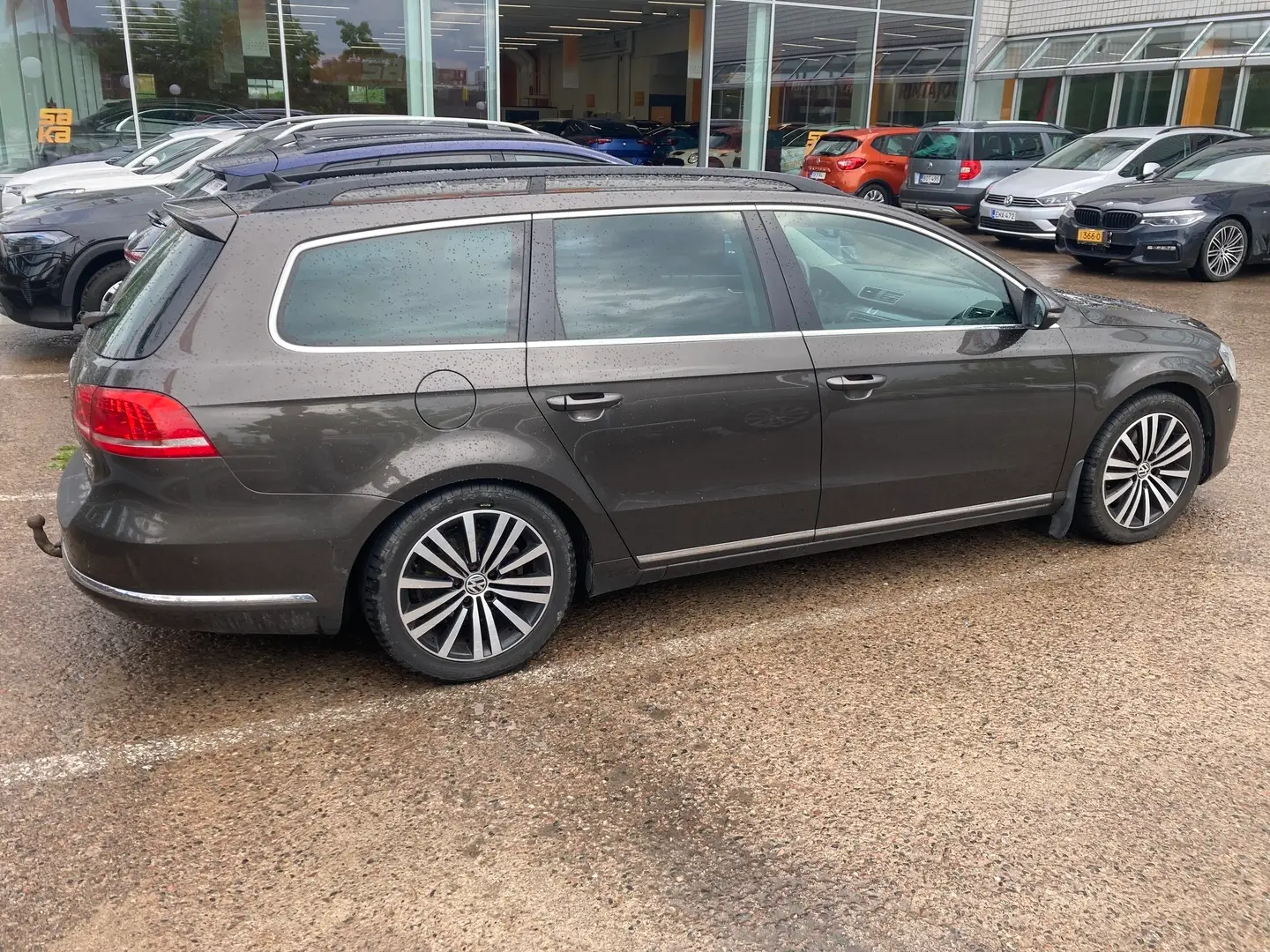 Car Image - 2Nn6Iu4PVUOXftUpdvL6DN