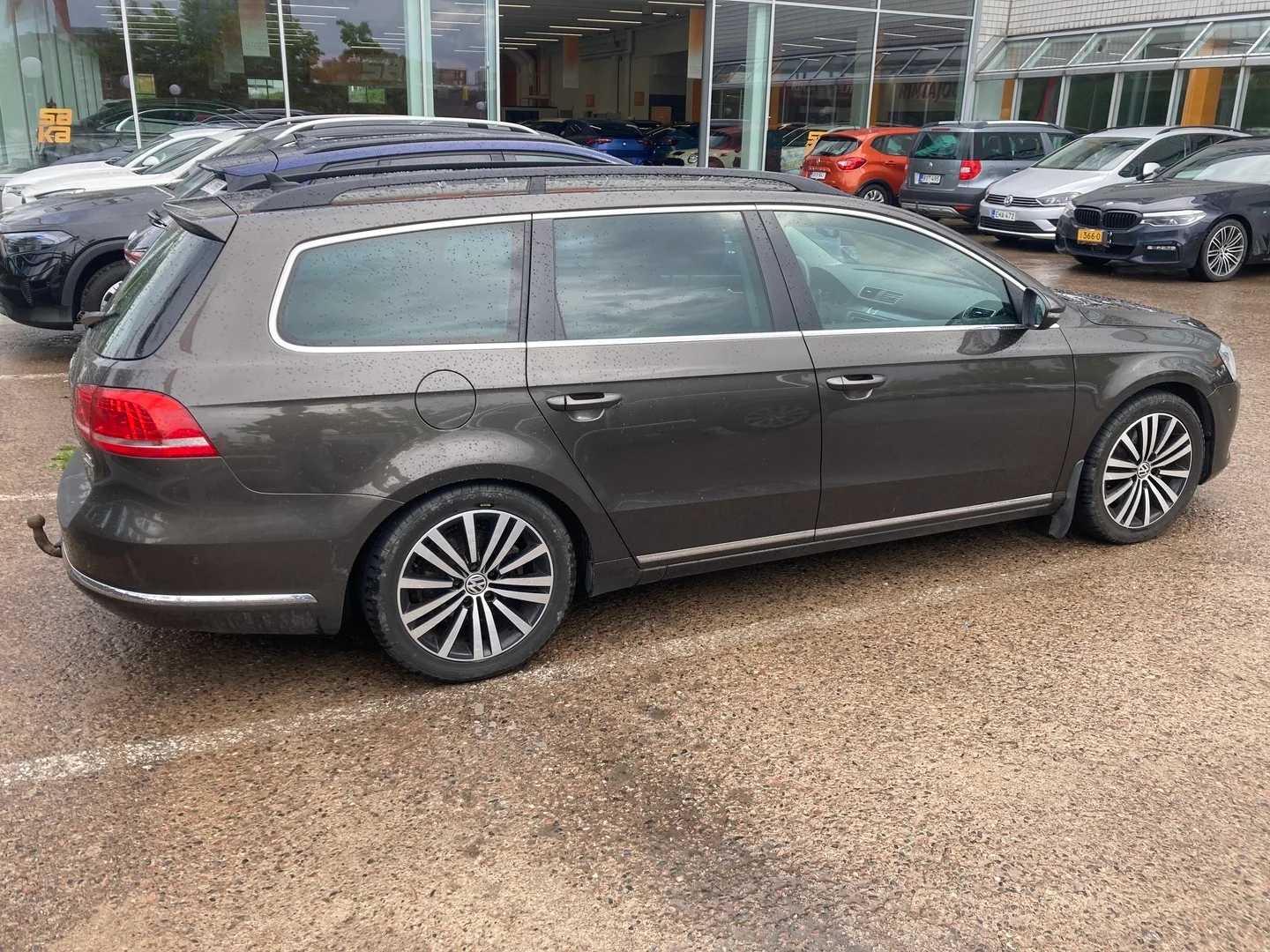 Car Image - 2Nn6Iu4PVUOXftUpdvL6DN