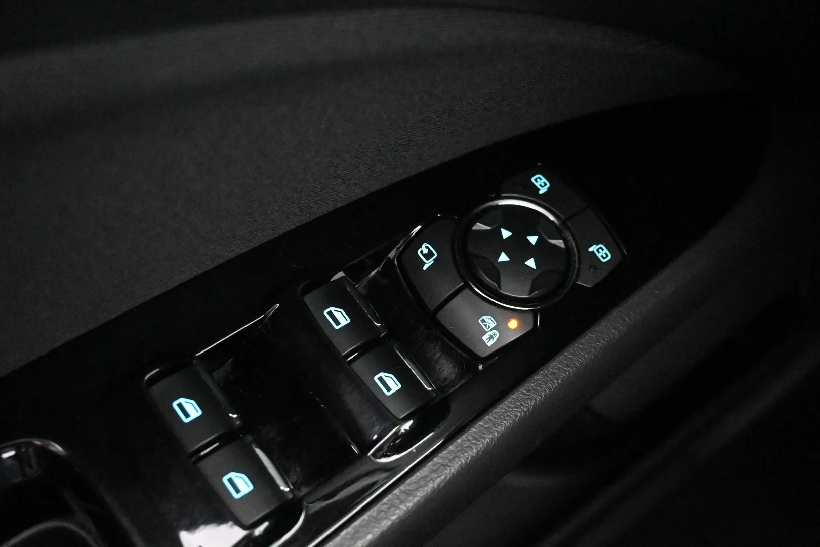 Car Image - 4fc0iPbRyAx8ZfQMAq1U3i