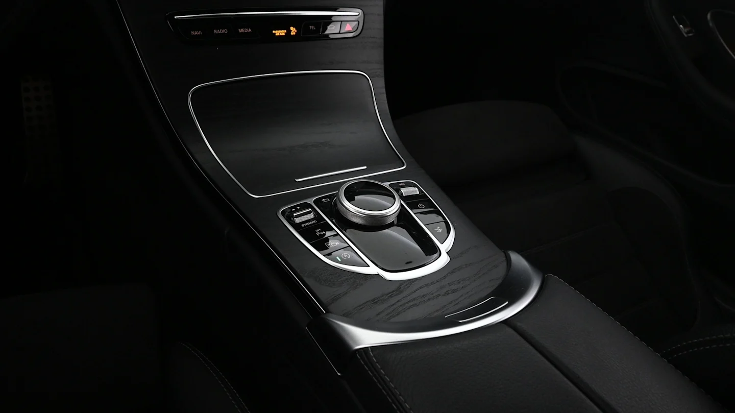 Car Image - 6sFkWRmr088PSsiTGyJydC
