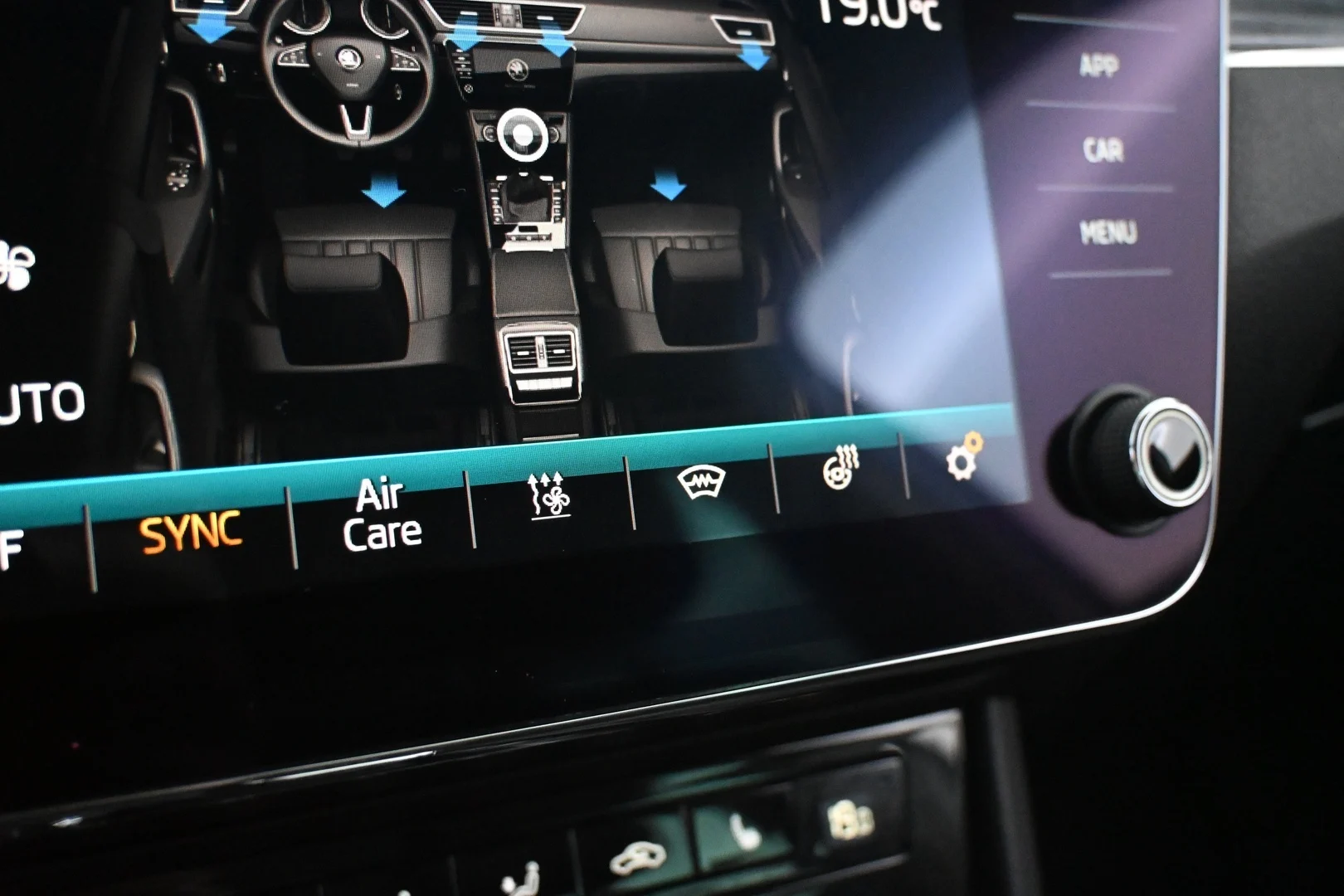 Car Image - 4l6YiS1ywvjkikTaTvpOq8