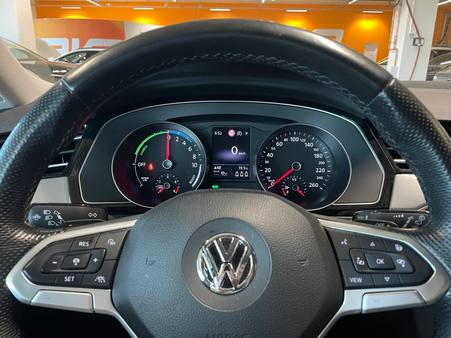 Car Image - r7yhjrQp9d8bEWDNl5RYX