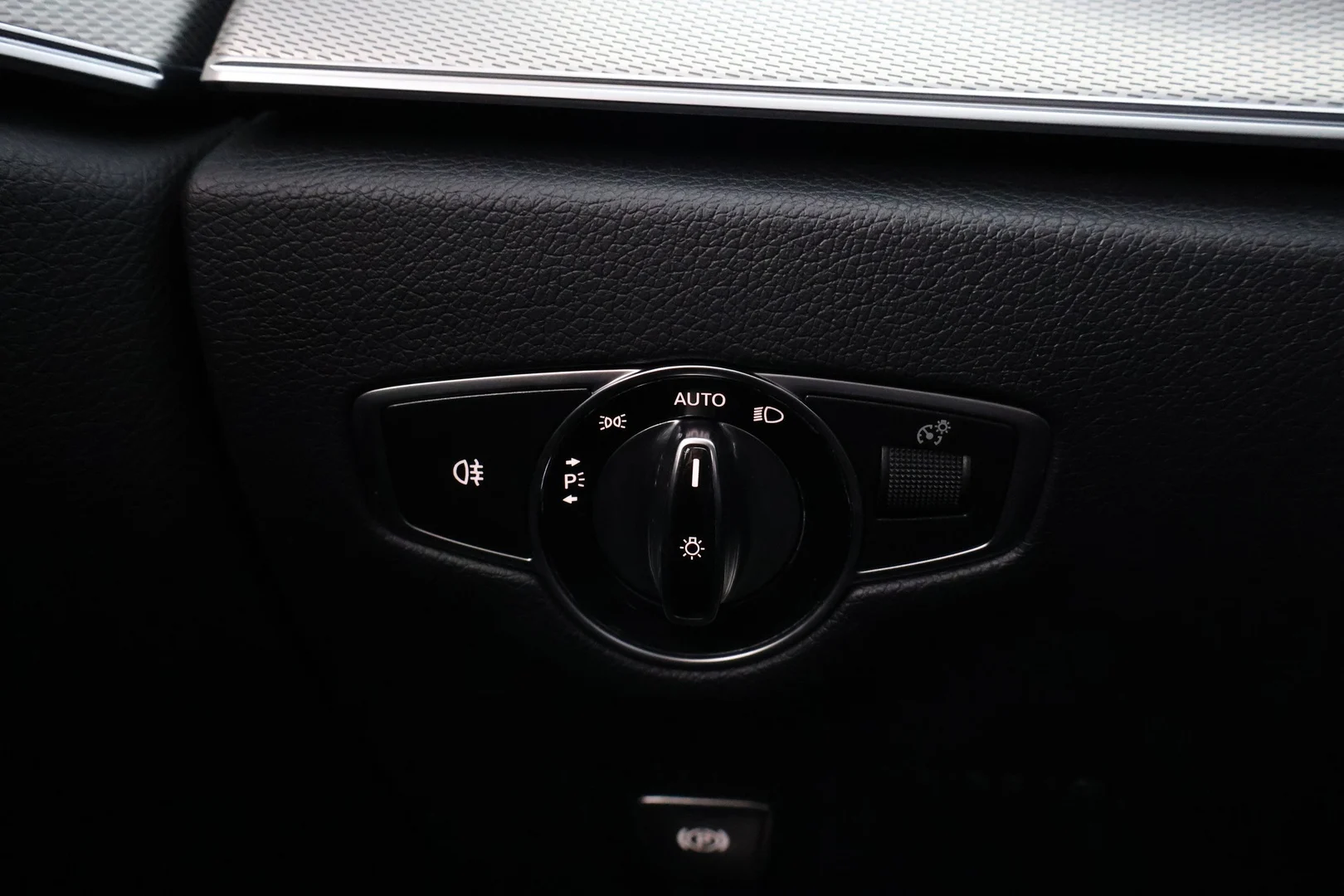 Car Image - 3551e4O2eszF6WXxNbH6Um