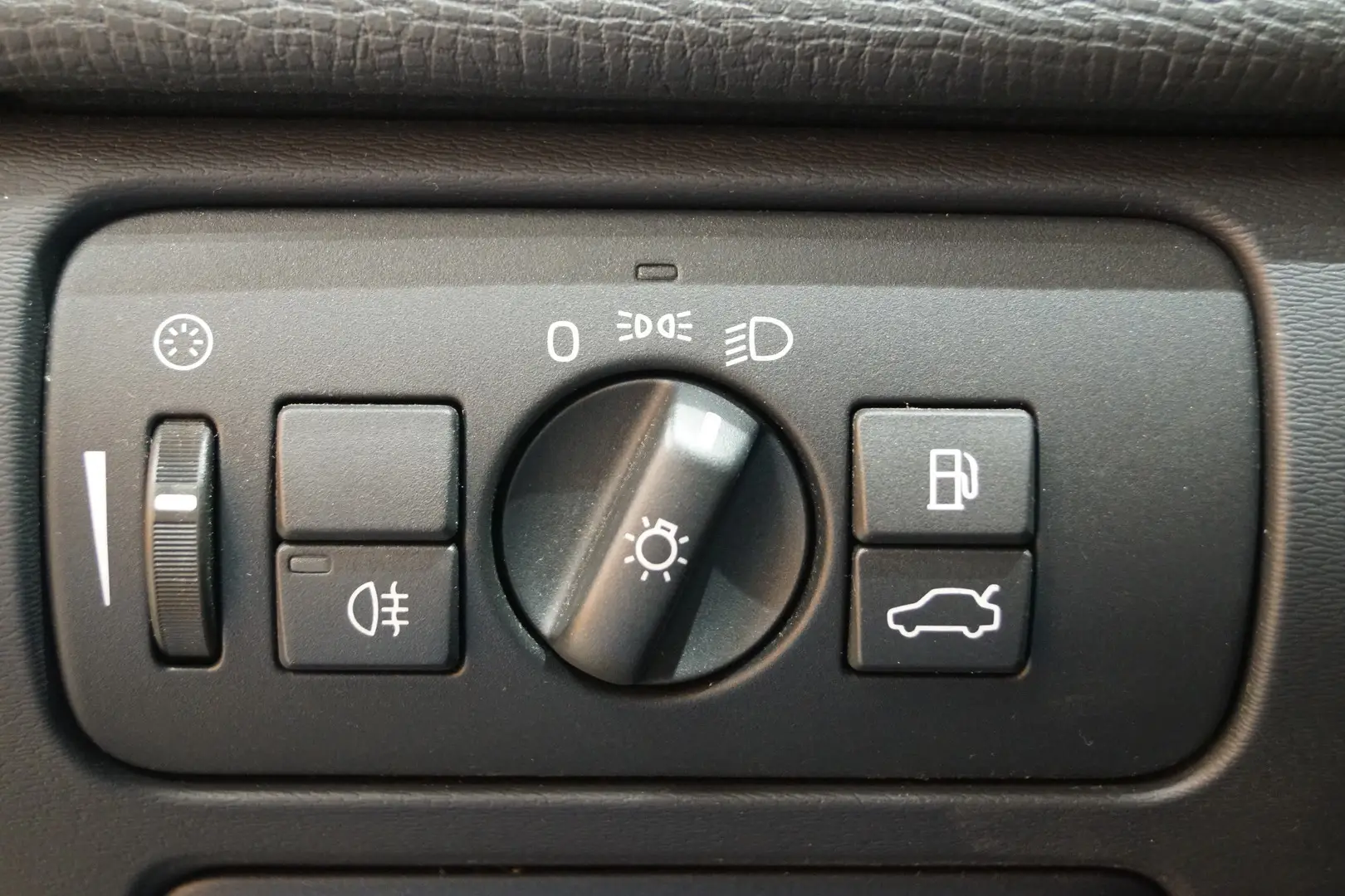 Car Image - 2K9l79NATJoHpaBXfUMmX1