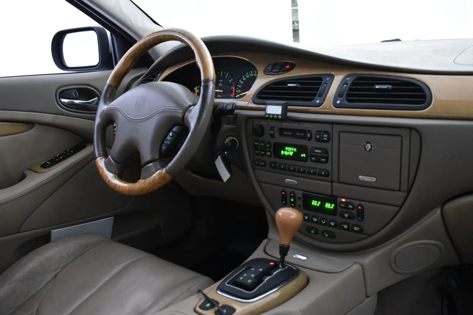 Car Image - 2DEJxGvOJaGN9yZaz46Np1
