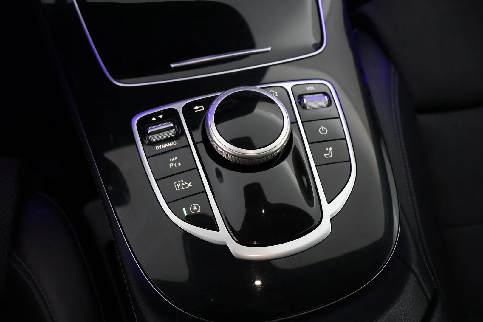 Car Image - qhprAybFkfrH5PCTkSUxL
