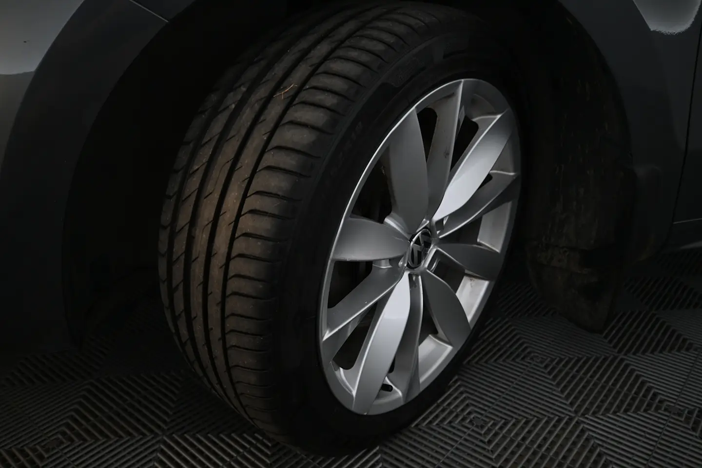 Car Image - 57IyrABseiQmV0dyMp1yFD