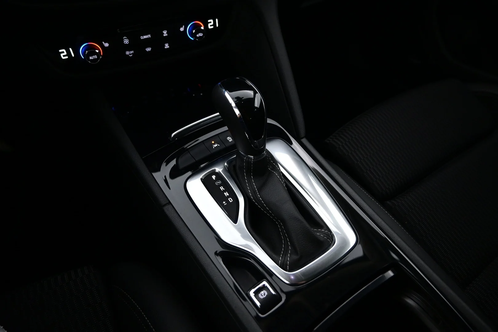 Car Image - 6hSqBekpdz5MN4xhJeioer