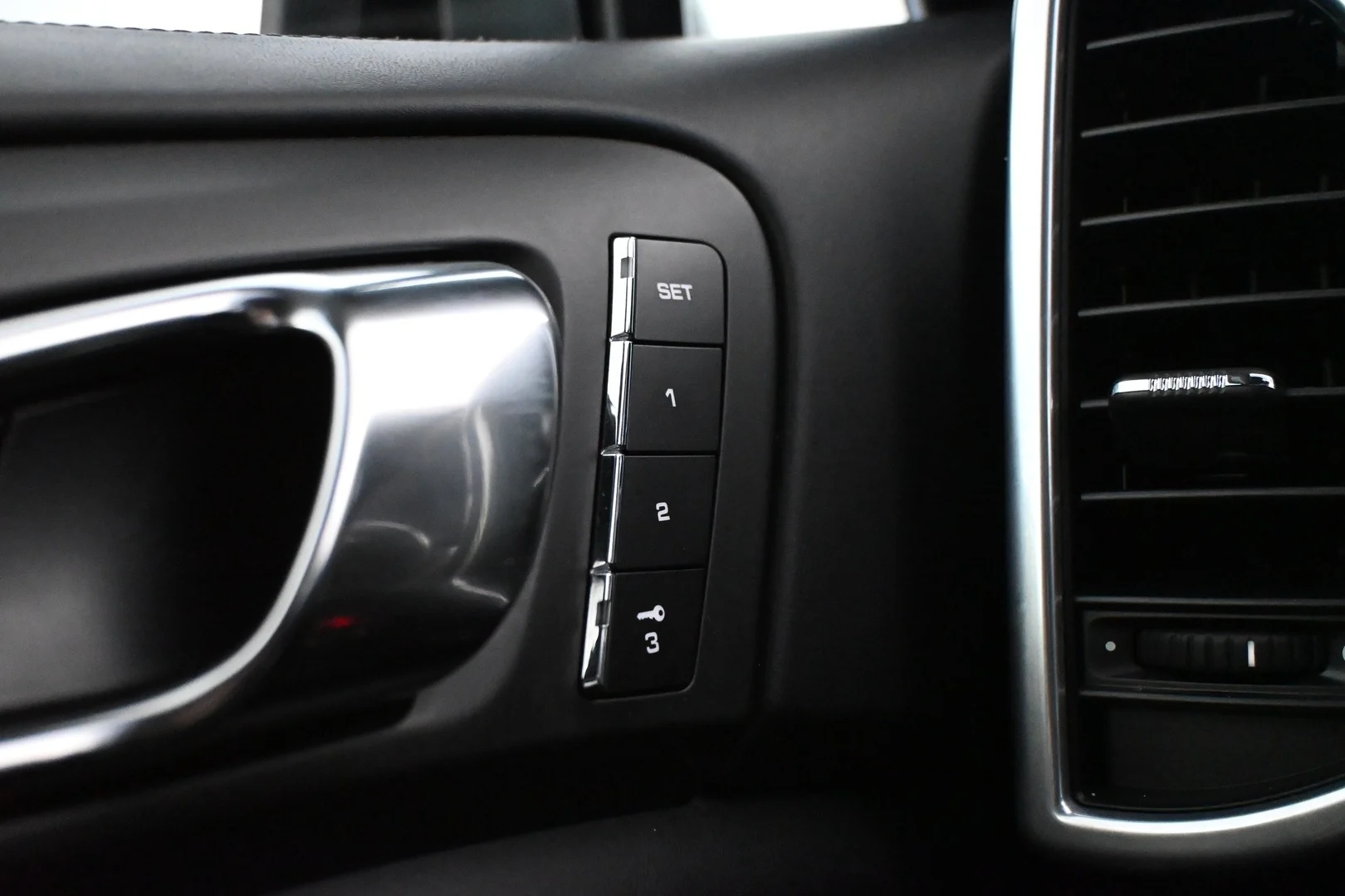 Car Image - 7lpXXJXI2DpMWFMJr6p9XP