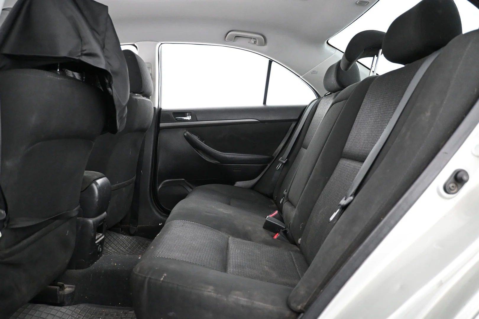 Car Image - 4mFhwrdN5vb82rW8j6AM0L