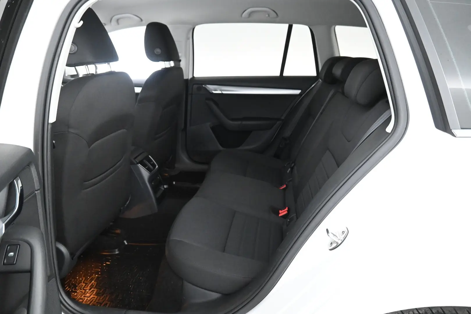 Car Image - 6uP9j8PVpmDpYNYIxBjsod