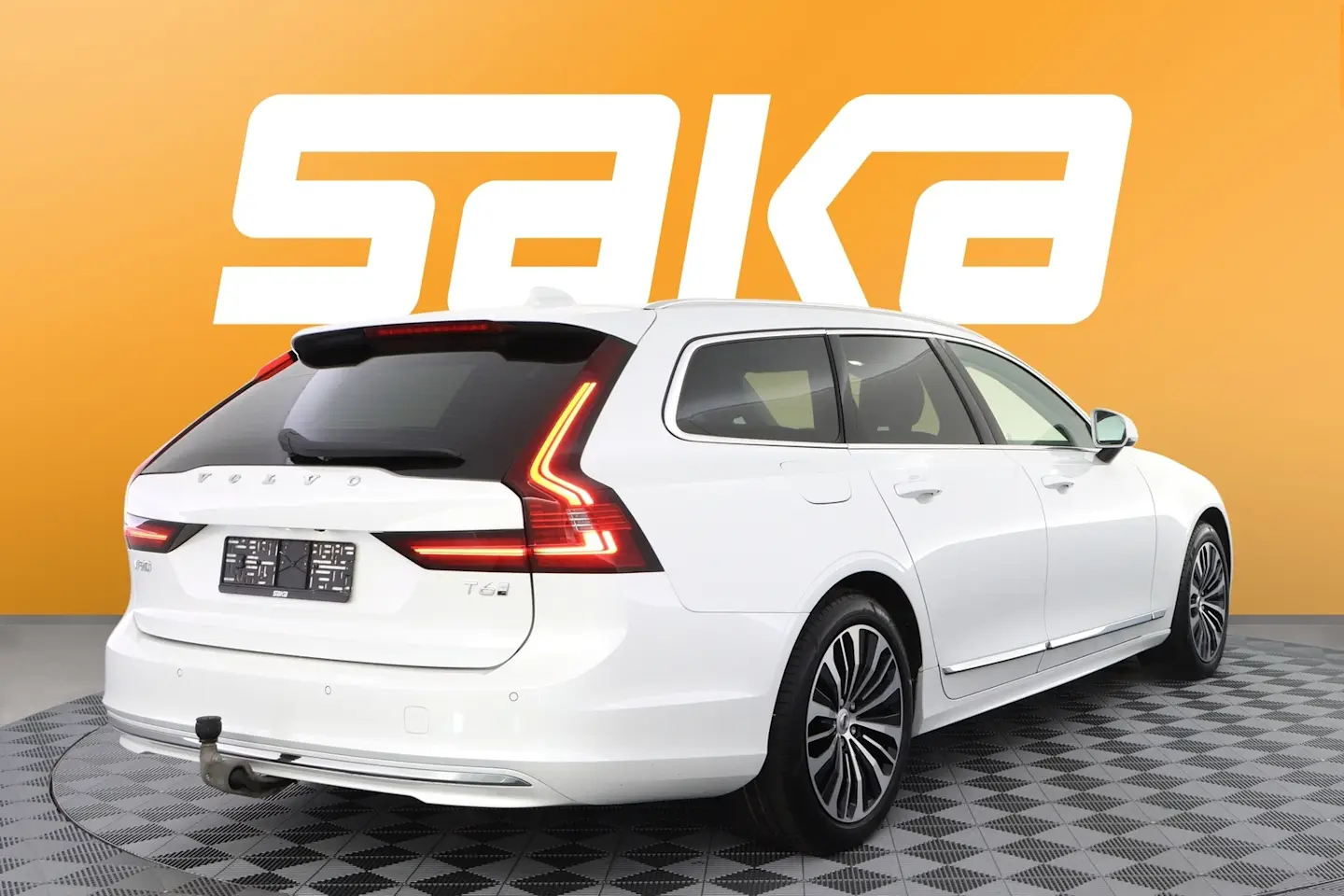 Car Image - CMT5f1eqVrs3em6o6Fxyu