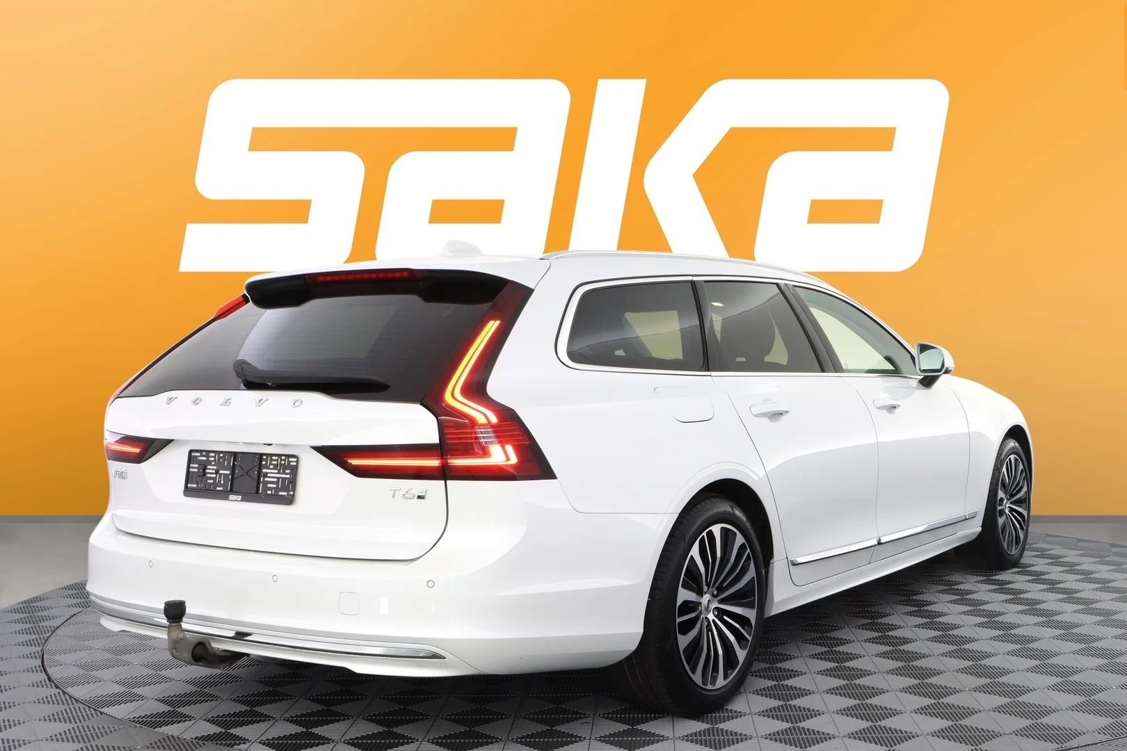 Car Image - CMT5f1eqVrs3em6o6Fxyu