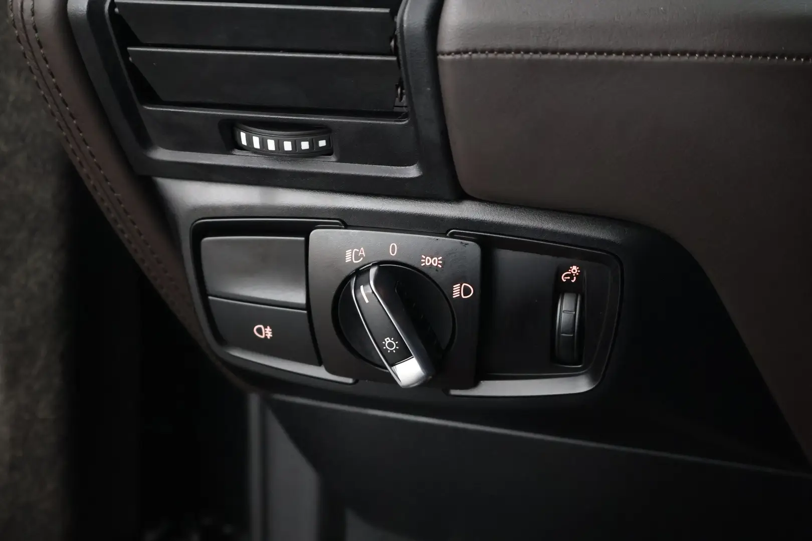 Car Image - 6SjT6IGi9siYUqcG6TefpO