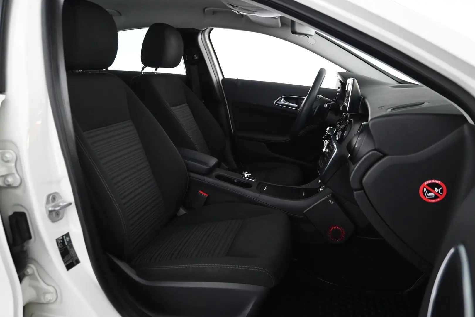 Car Image - 6sUW58ce6ZmVLdmC9N7XjK