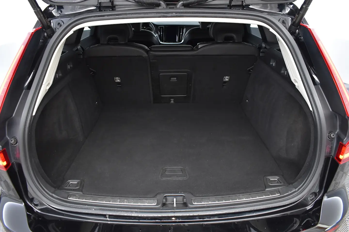 Car Image - 7ytM2rzBNuD17Ap5kUznHC