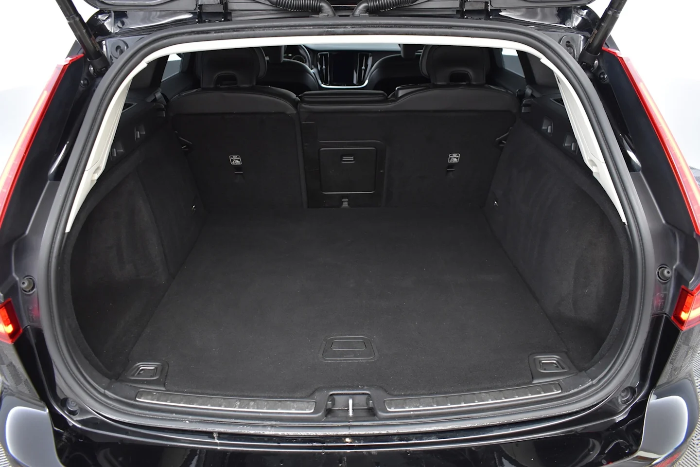 Car Image - 7ytM2rzBNuD17Ap5kUznHC