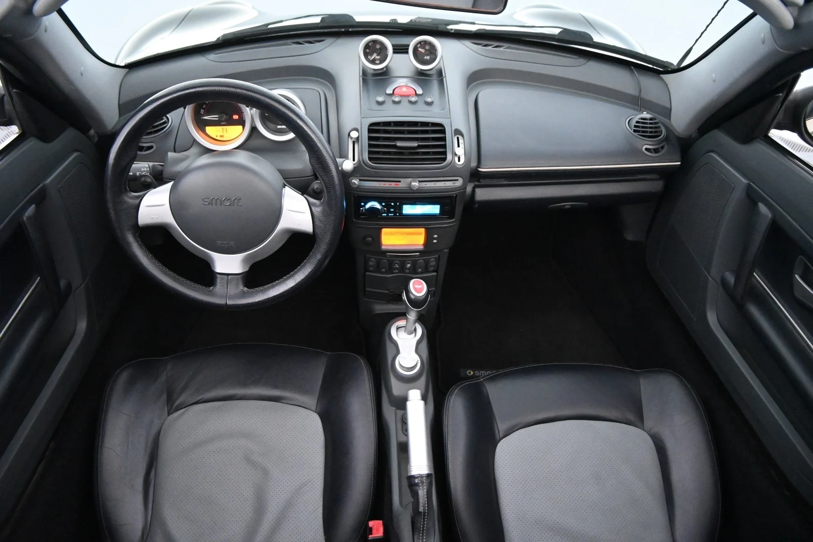Car Image - 6i4mLLVSkIOxLdad0sbcxv