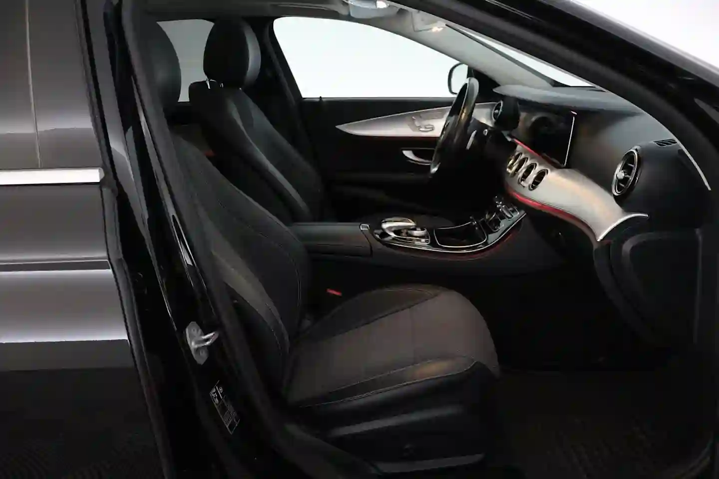 Car Image - 5BMAkzcYoec3y307NCVkXt