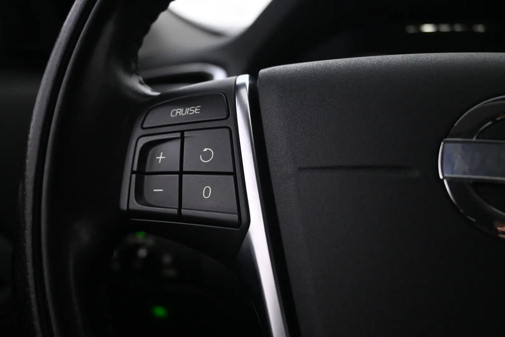 Car Image - 4AaJ5qpeFFk4AWf2ijj7zR