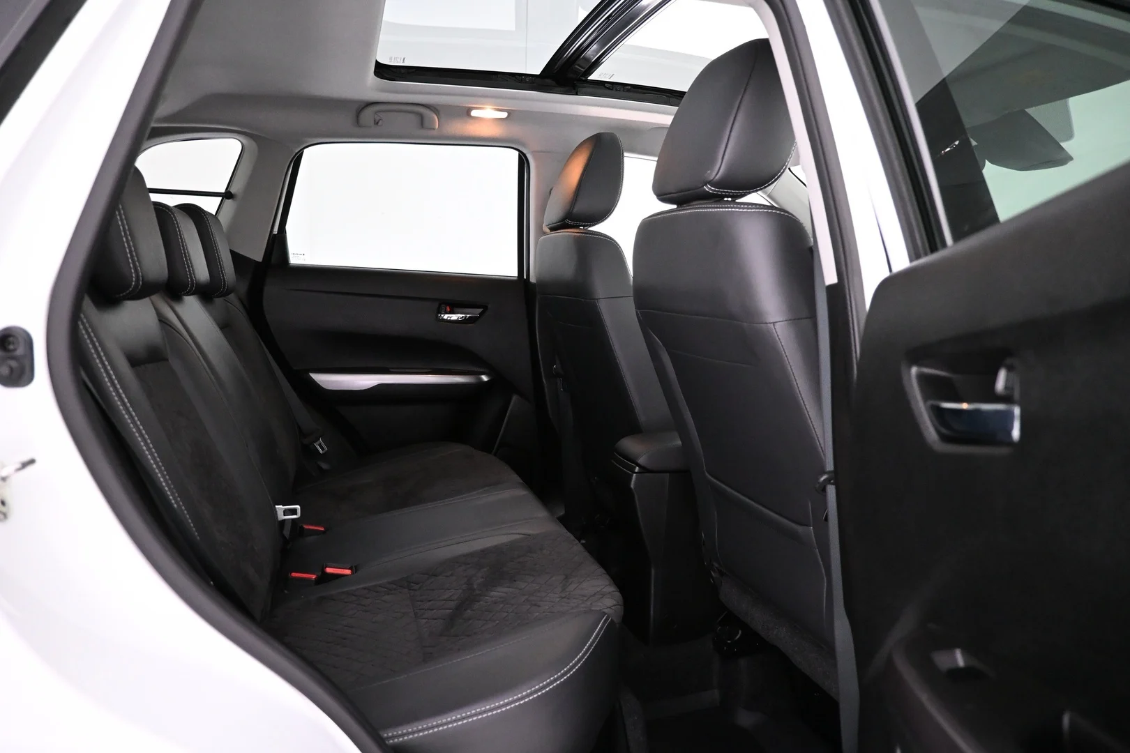 Car Image - 393NHazMXLg35TceCa4sGV