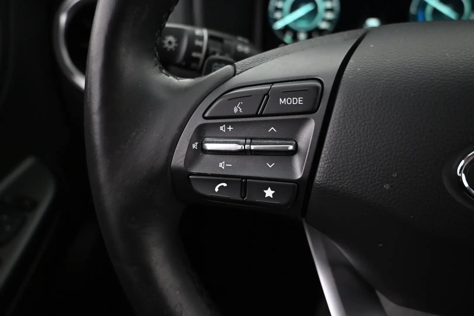 Car Image - 3xOYNEFhY1pDGMY0WYFRen