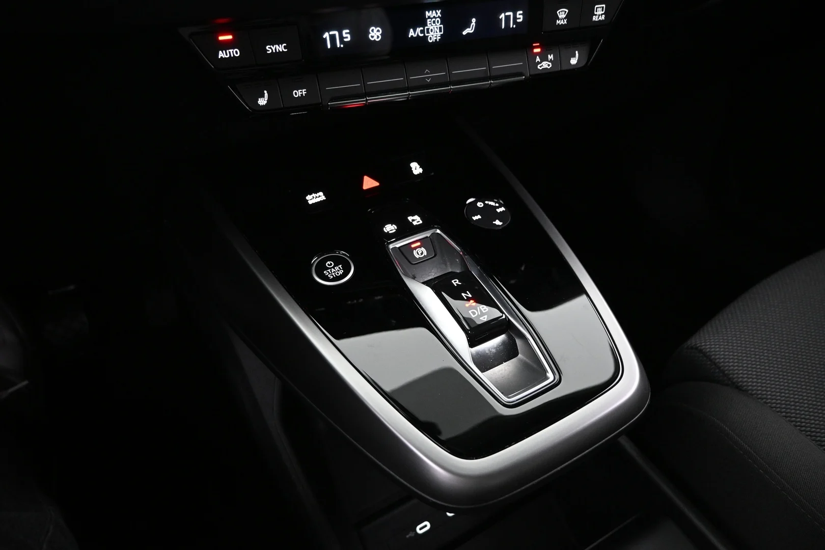Car Image - 3f0kdE8Dclt0KlnkUBLdSR