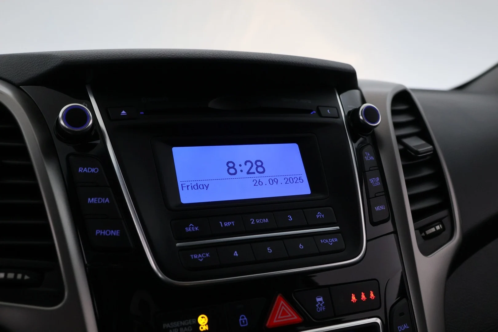 Car Image - WR7ELX1K6sT6RzAi3GPb2