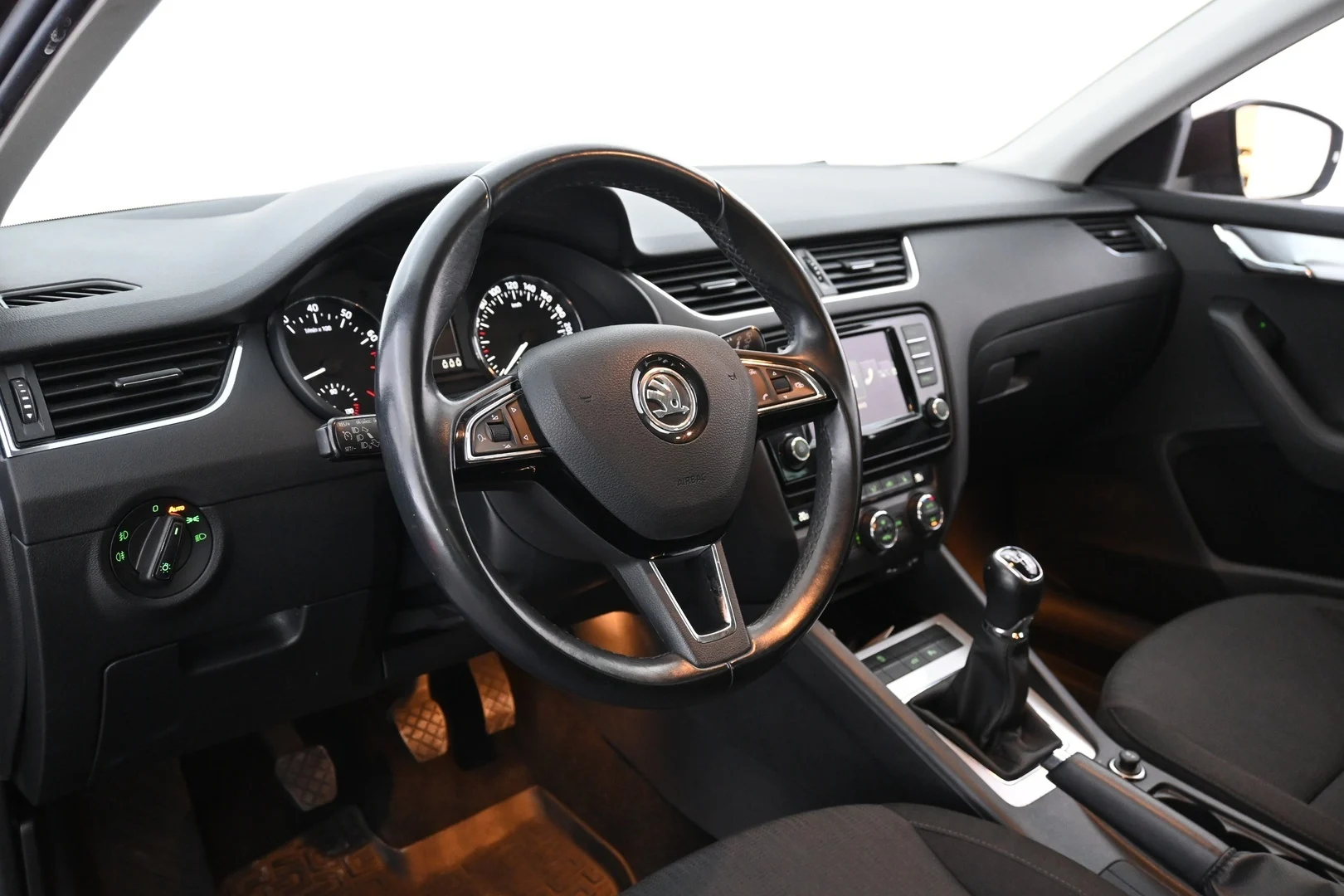 Car Image - ggi6FaqaENbQDowsZVg5Y