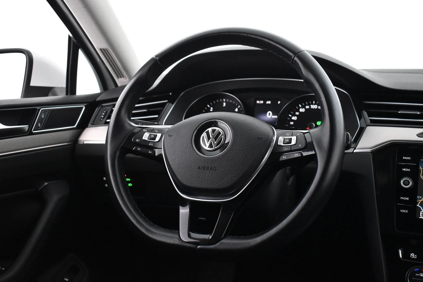 Car Image - 4UTBtpZjqU0LTE4kitzCYP