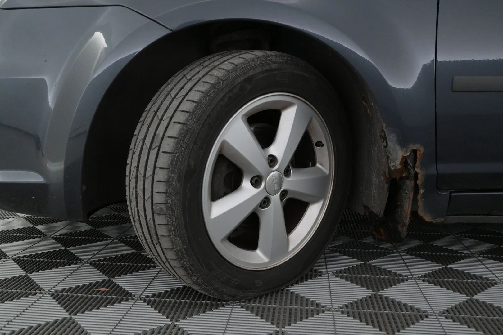 Car Image - 5MrcqNk49U9sD5KKsRuW1B