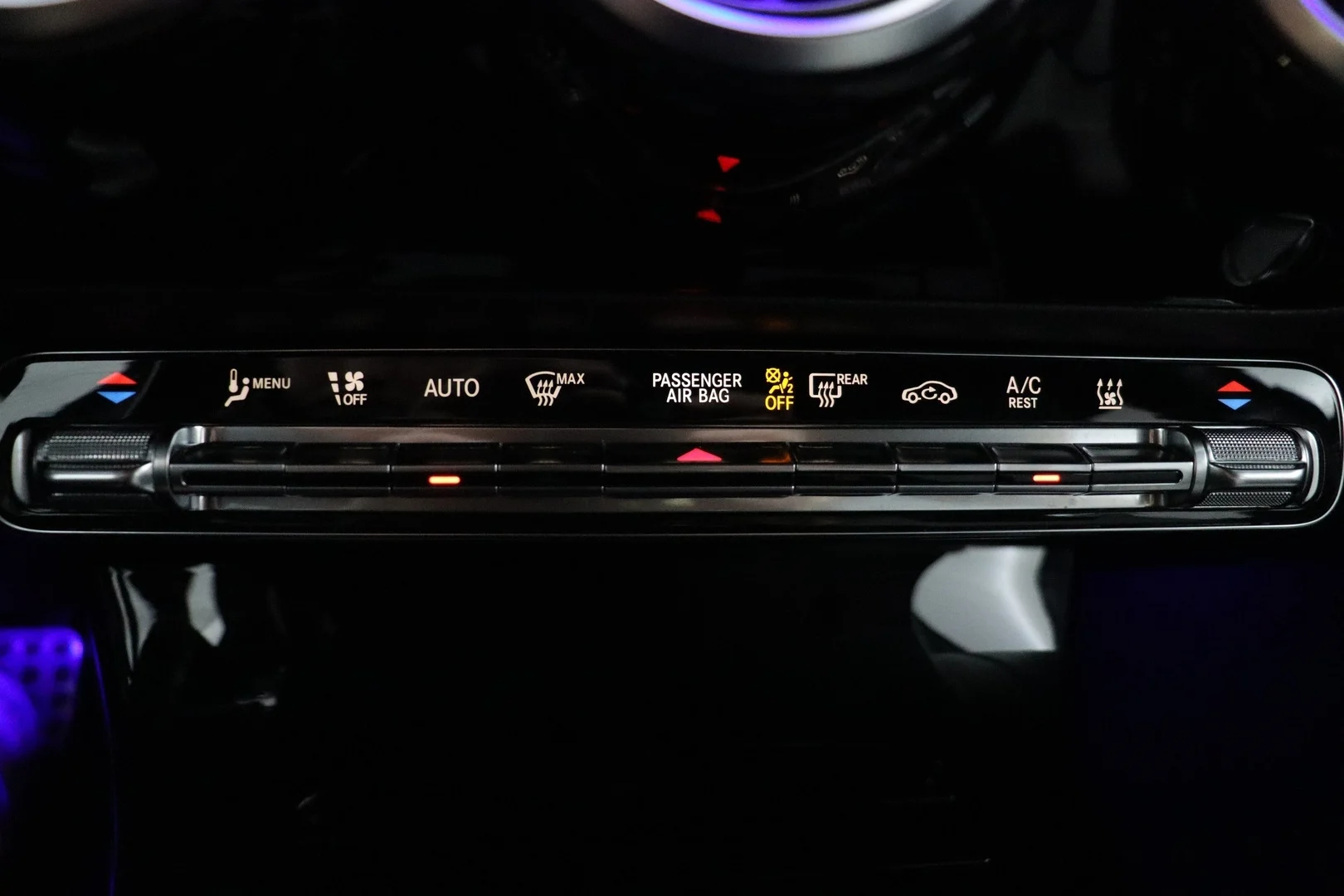 Car Image - 2w3aaUUpwwbrUfxaOp8Ati