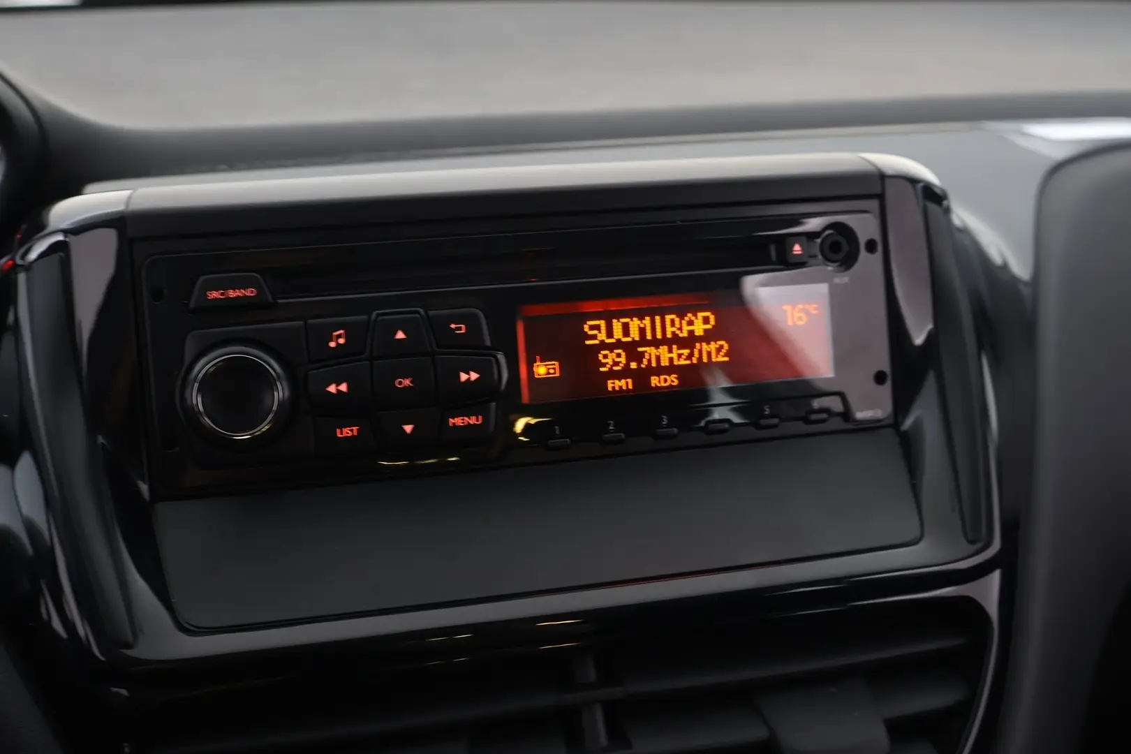 Car Image - 44NzPA0D3QfiutMr488Aqd