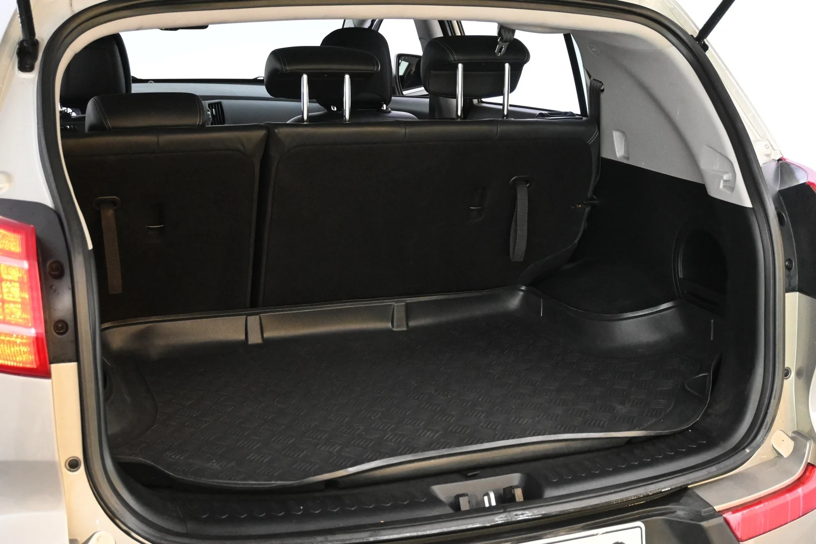 Car Image - 2jwKutIC8B6OLxrLoG0APF