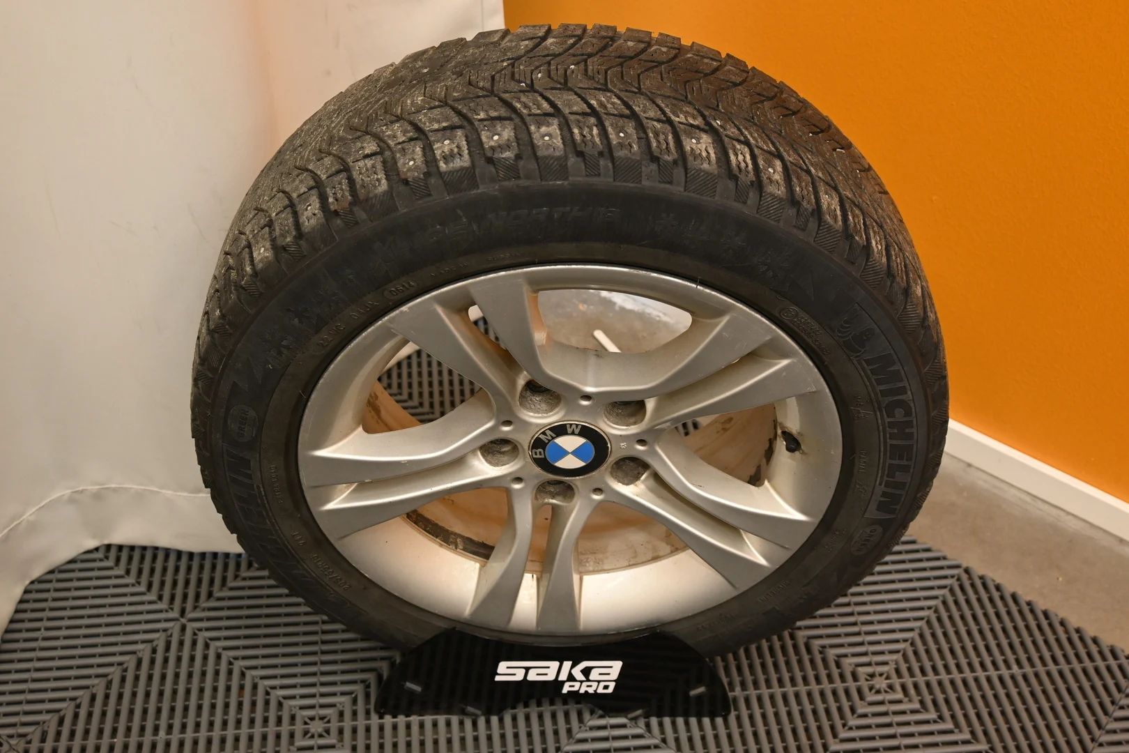 Car Image - 7fZ1FF0h4xasxzhyzMK6jh