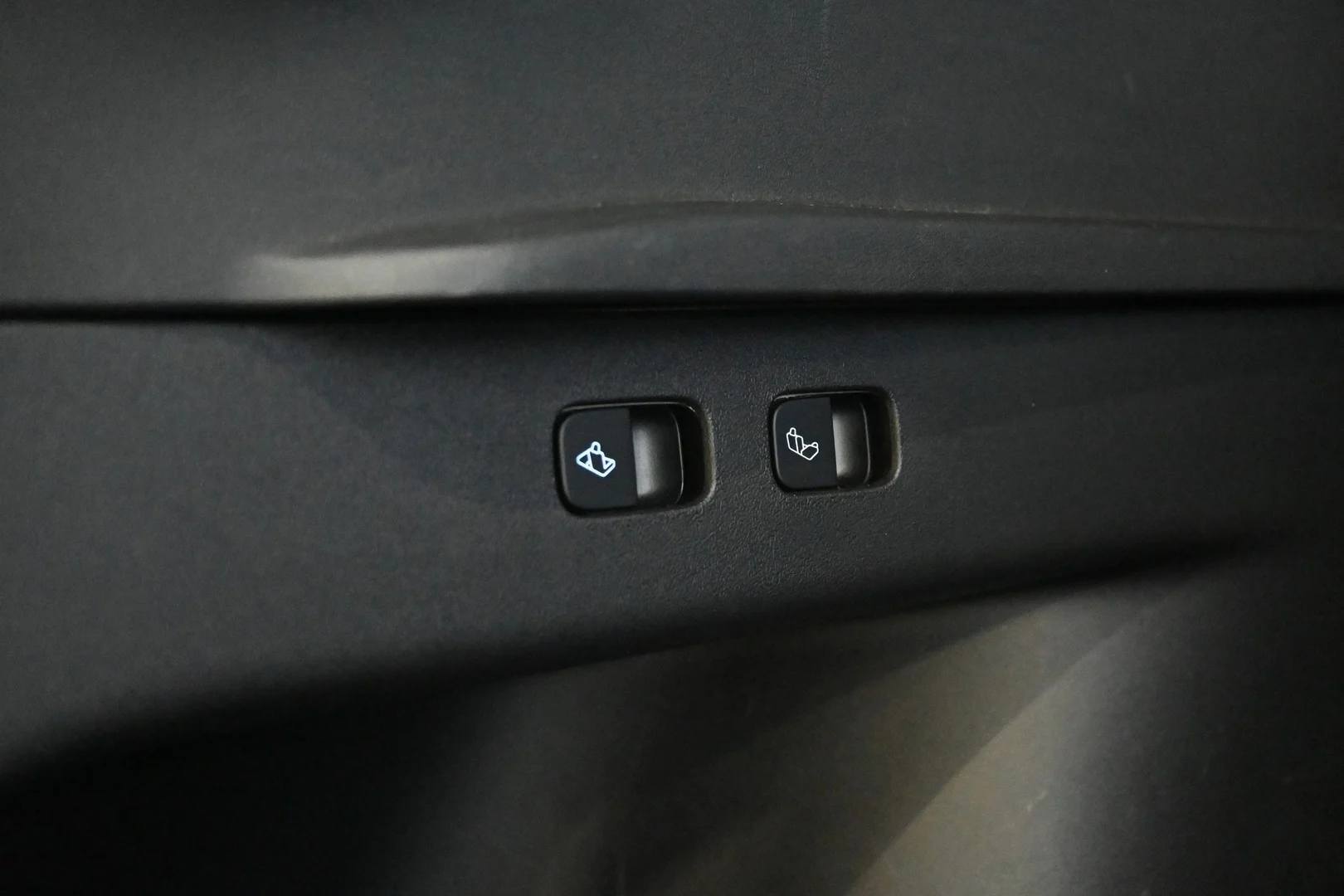 Car Image - 75g5lzNMq0sYcLiKcJ45LP