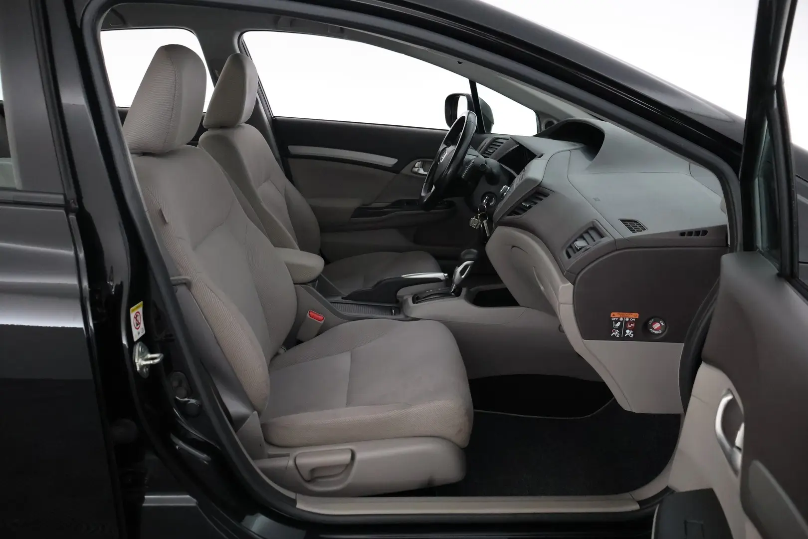 Car Image - 2bYbWG85PbLUVB0BaFHQb1