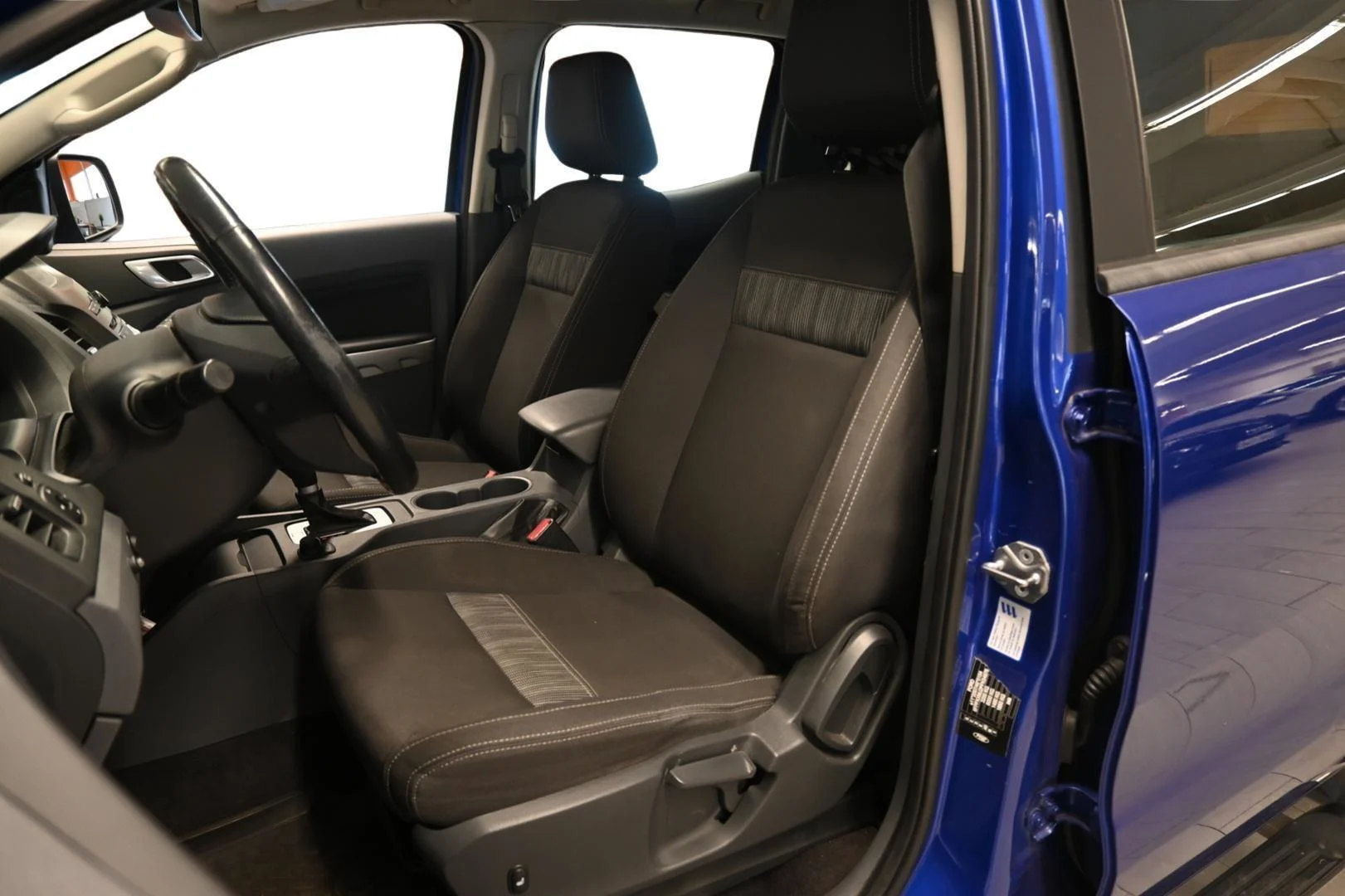 Car Image - 2qFN6lruA55YHqTQMPhTdb