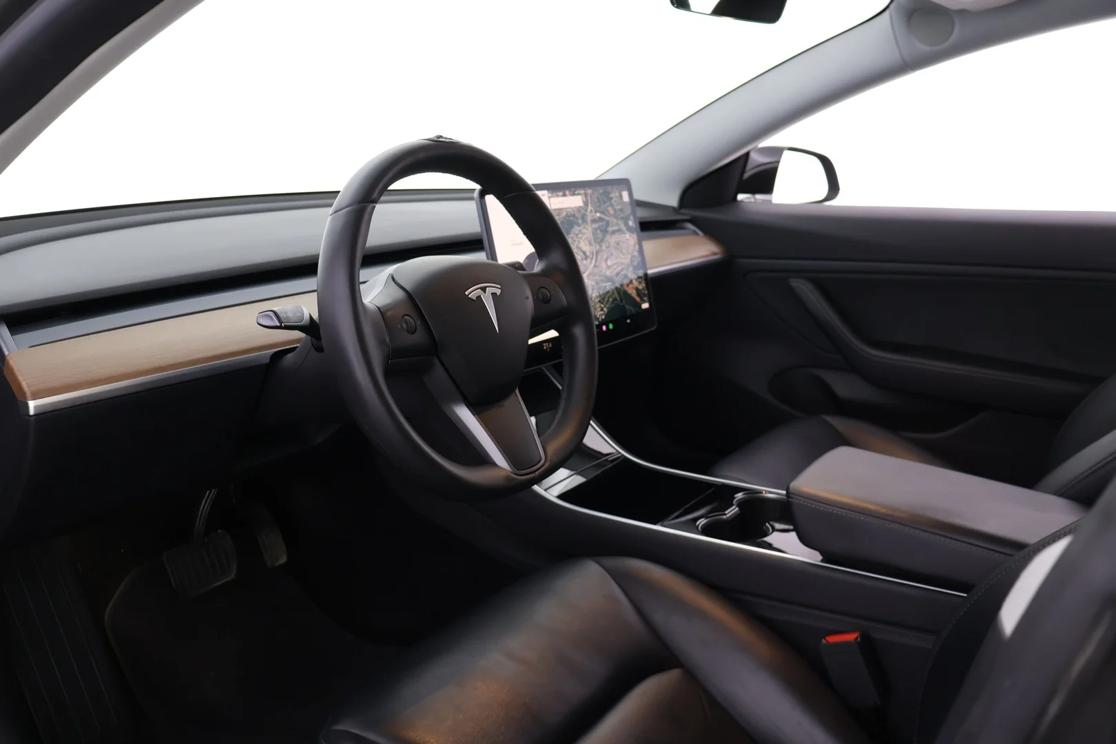 Car Image - 2UiCg9hCLzsOWePjuGHtYc