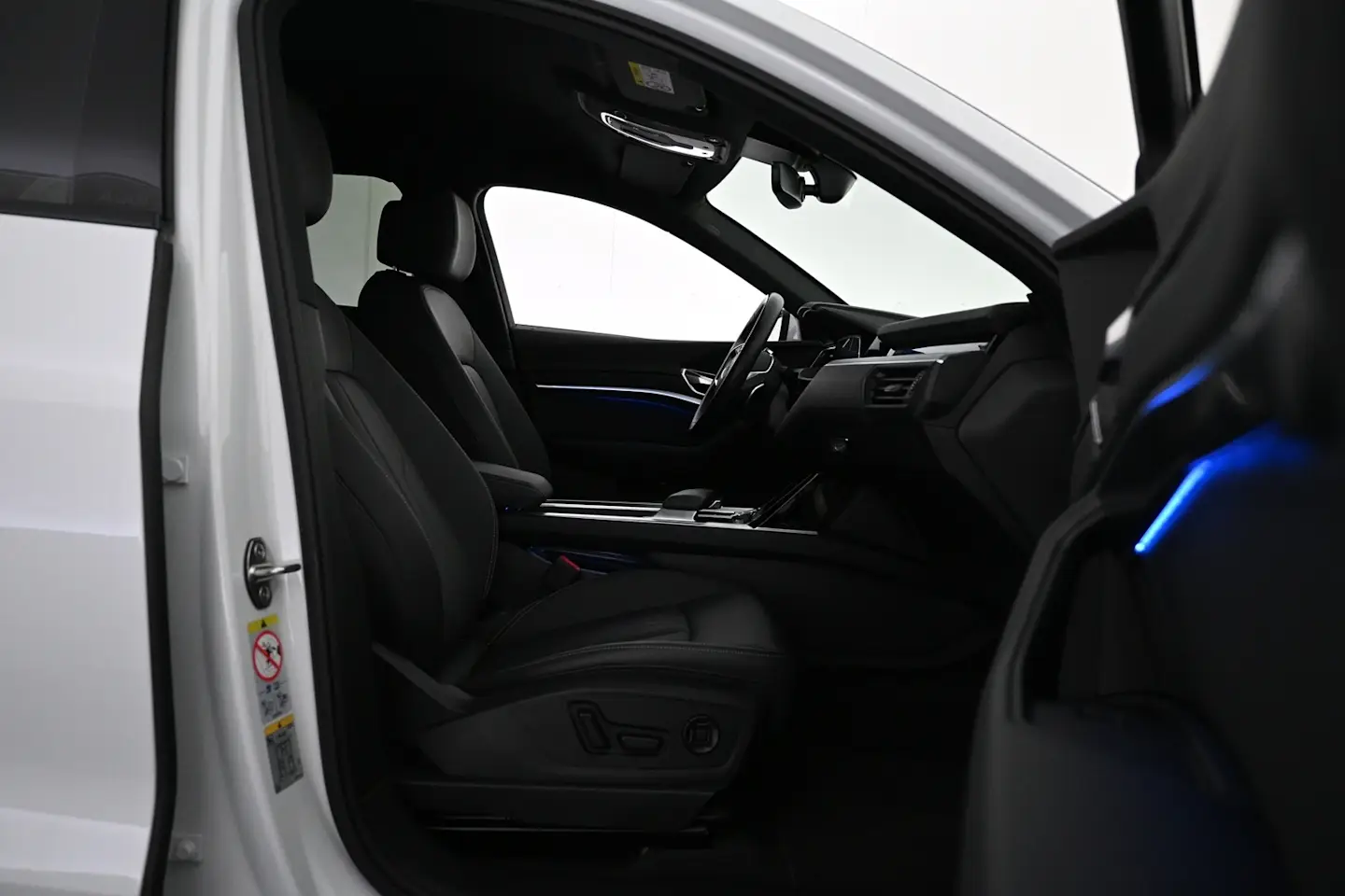 Car Image - 6yJC6dmgLSmEIARQA8LVii
