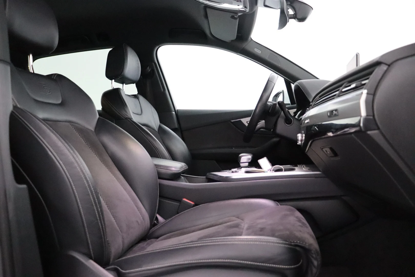 Car Image - ydWVRwgsLxSmb7zYvQ2fG