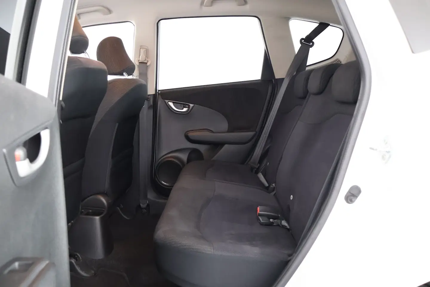 Car Image - 73K3Y8fbcHvEEMhZB69UXJ