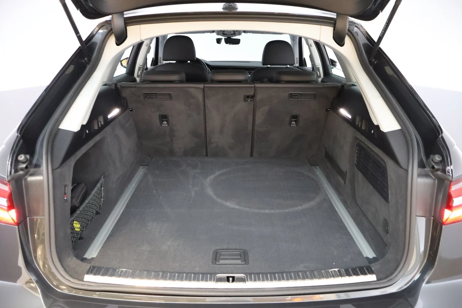 Car Image - 1qc3AlF4hs3u1DAIb2gHmi