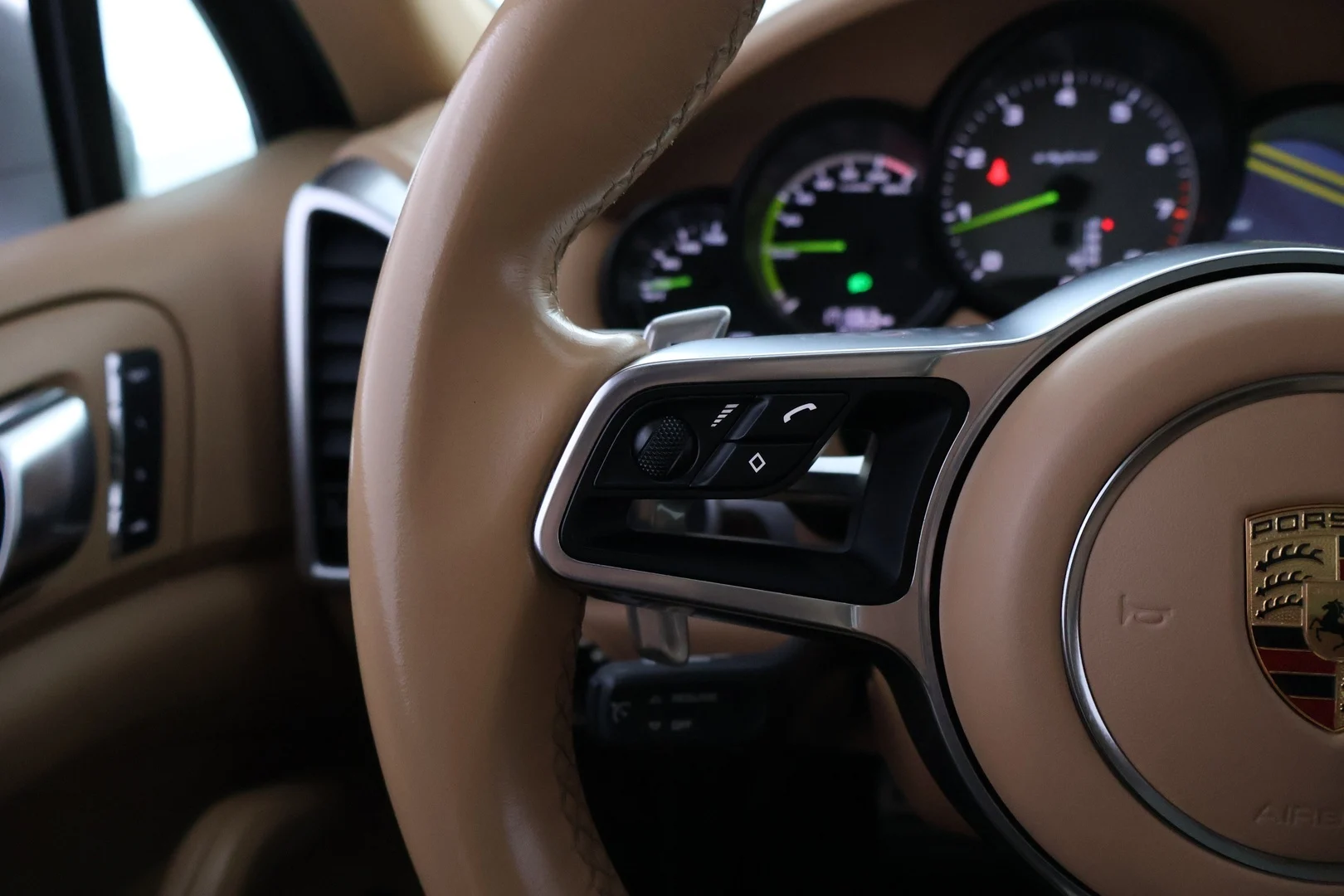 Car Image - 7lLFnzyKG2d8if203TnTPY