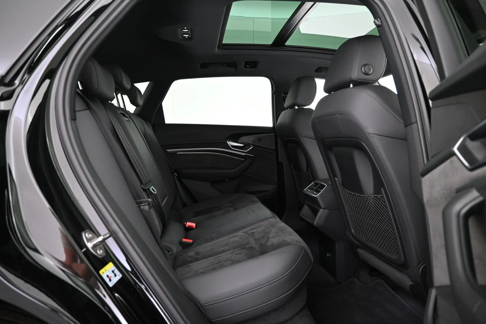 Car Image - 6wRYKQ3FzQ955qGfq9gszX
