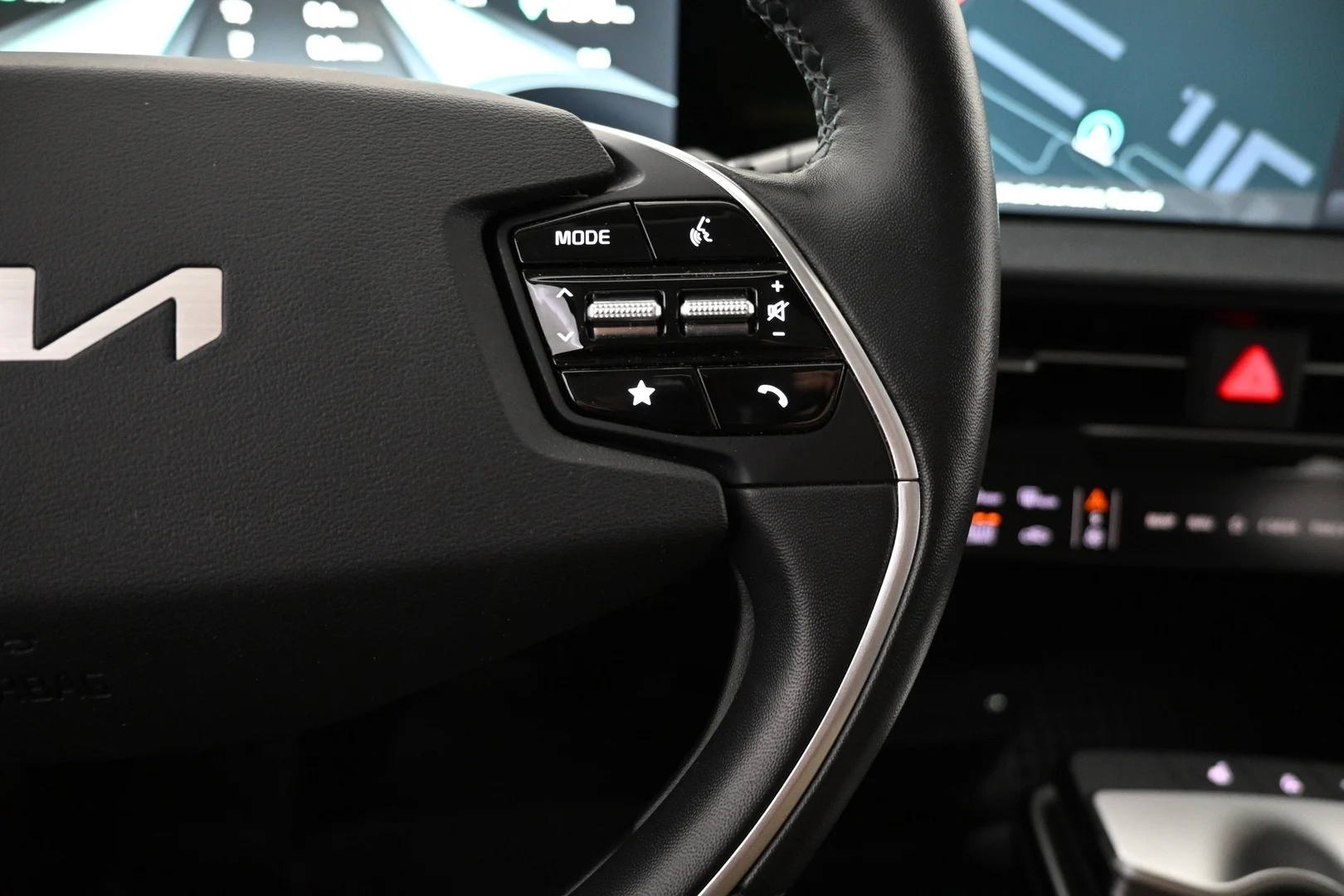 Car Image - 70owuofa0UYh8tYCeb9Z1G