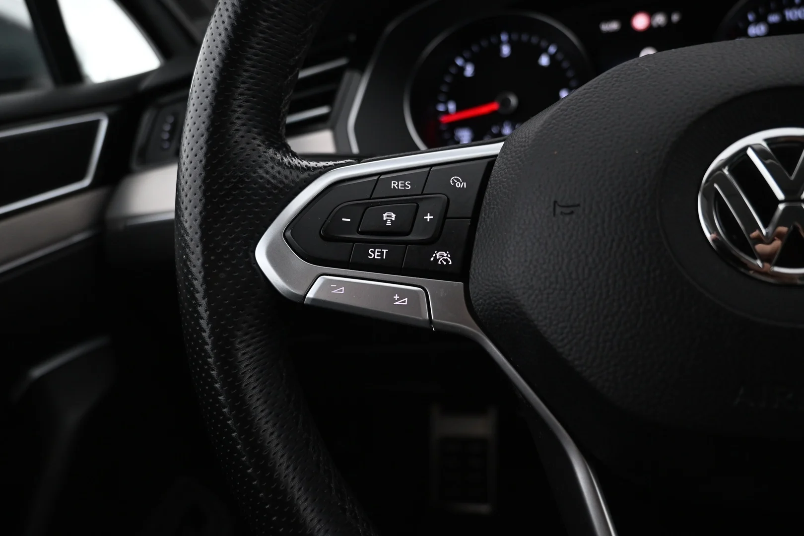 Car Image - 57kebgY0UalCNbUZE0aI9T